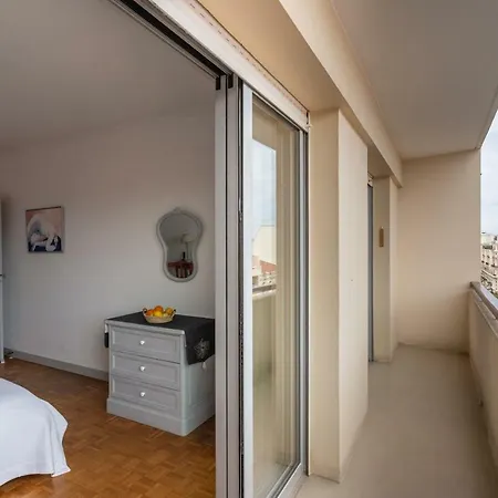 Victoria Keyweek With Terrace In Close To The Beach Apartman